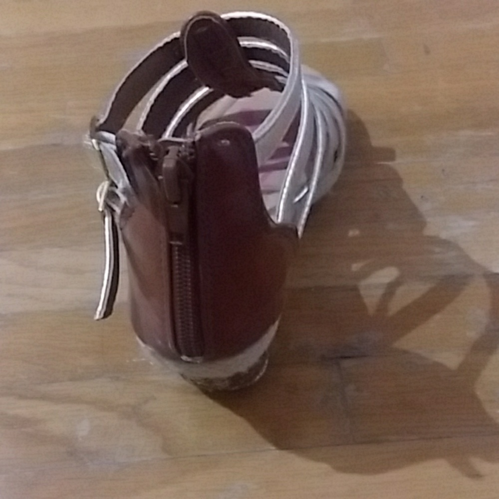 Shoes - Picture 4 of 4